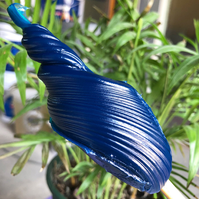 Función de aumento de la lubricidad de la cadena de engranajes del rodamiento con una rueda de grasa azul transparente